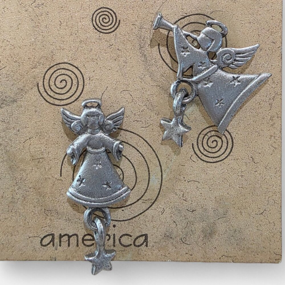 Vintage Chelsea Two Pewter Angels with Dangle Stars Pin Pins Pinbacks NOC